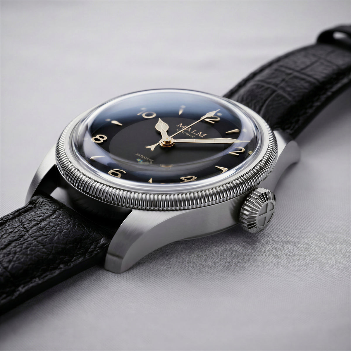 Heritage 39 Swiss Automatic case detail